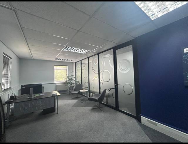 881M² OFFICE TO LET IN NEWLANDS